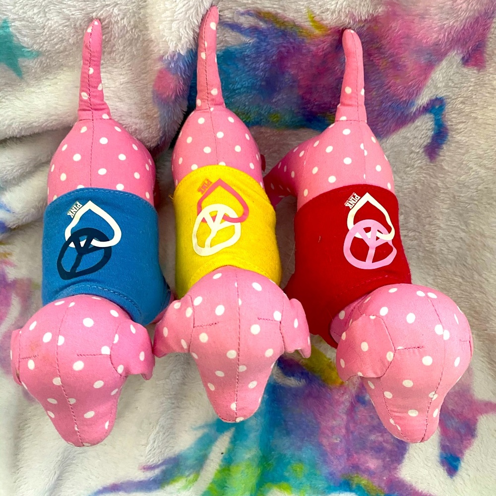 Victoria’s Secret pink dog